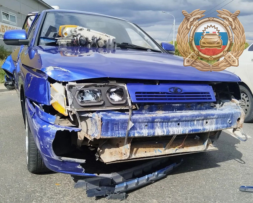 Девушка пострадала в тройной аварии у Юбилейного