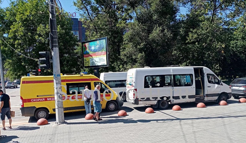 Напротив «Триумф Молла» маршрутка сбила женщину 