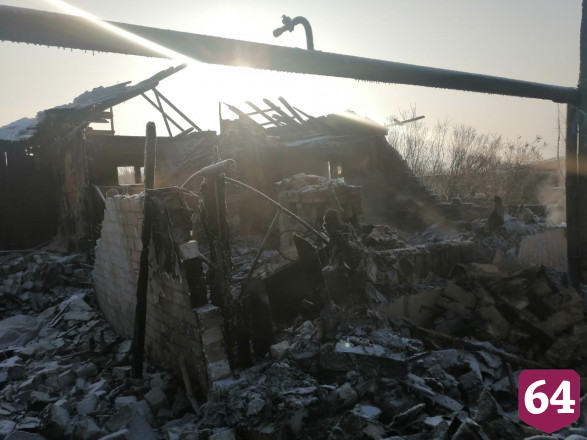 Пенсионер погиб на пожаре в нетопленом доме