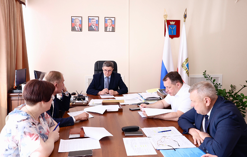 Саратовский зампред потребовал сдать все объекты в срок
