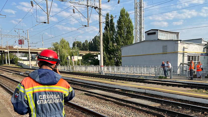 В Саратове поезд насмерть сбил женщину