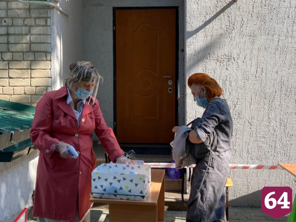 В Саратове на довыборах заработали участки во дворах 
