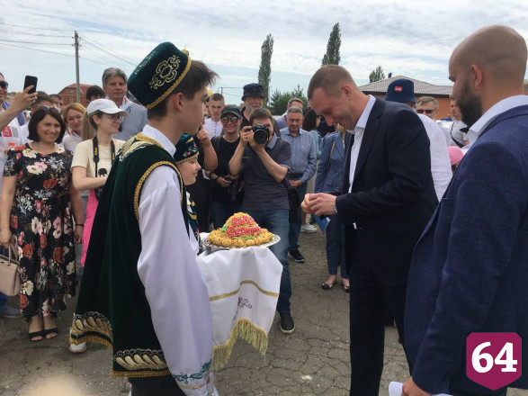 Романа Бусаргина на Сабантуе угощали чак-чаком