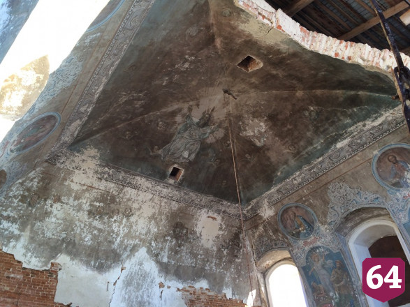 Саратовцы самостоятельно восстанавливают старинный храм в селе Лох