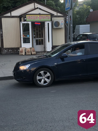 В Саратове оштрафовали любителя парковаться на «зебре»  