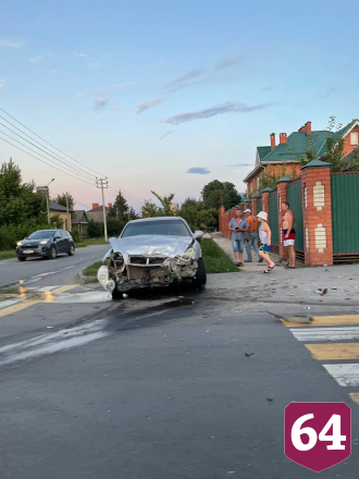 Под Саратовом произошла массовая авария с полицейской машиной