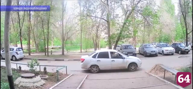 Пенсионерка отдала 22-летнему курьеру мошенников полмиллиона рублей
