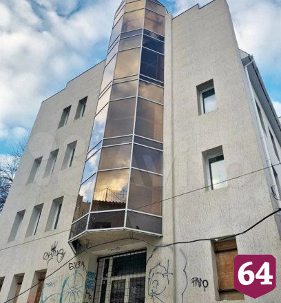 В Саратове за 55 миллионов продают дом в граффити 