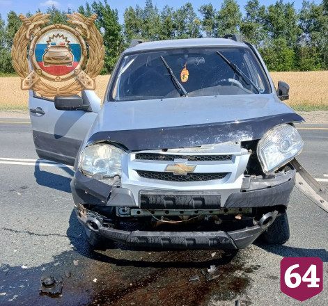 В Саратовской области в кюветах оказались три автомобиля