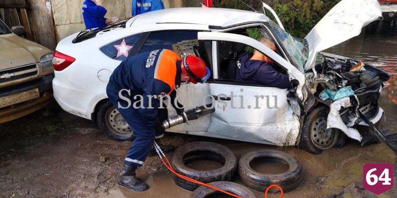 В Энгельсе трое ранены в массовой аварии с 5 машинами