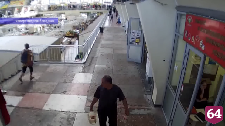 Девушка в парике обворовала пенсионерку на саратовском рынке