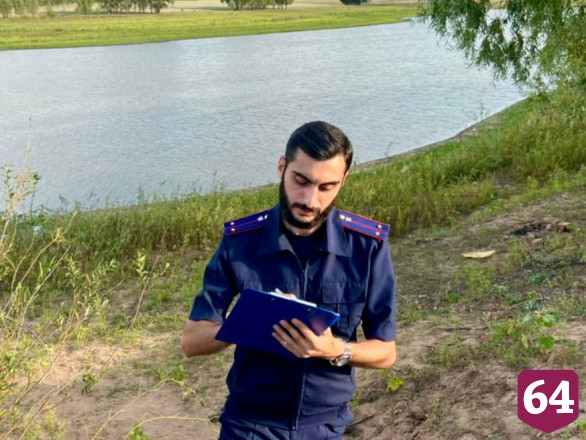 На пруду под Саратовом женщина пыталась спасти утопающего
