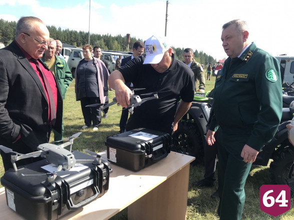 Победителям турнира лесных пожарных вручили кусторез 