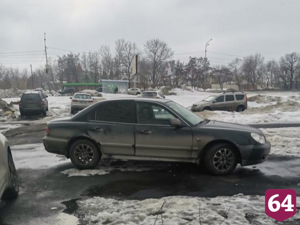 Автохамов наказали за парковку в парке Саратова