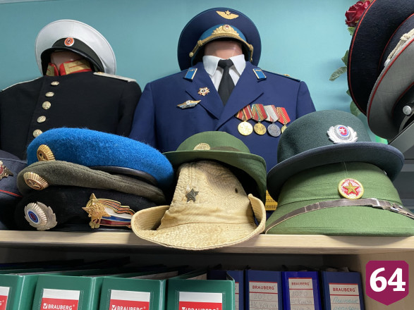 Подполковник коллекционирует фуражки героев Папанова и Садальского