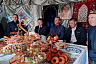 На саратовском фестивале баранины кормили шашлыком и пловом