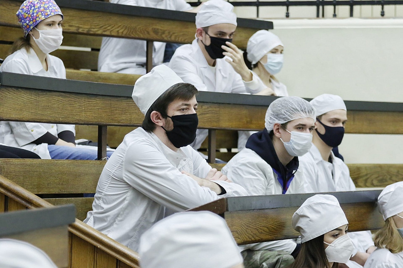 Пришедшие на работу в «скорую» студенты получат льготы при поступлении в ординатуру