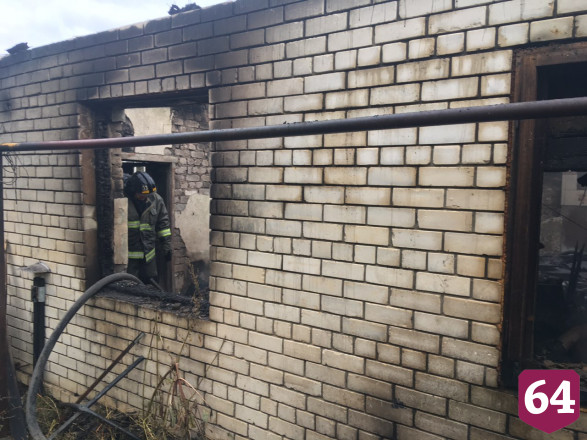 В Саратовской области на пожаре погибли четыре человека 
