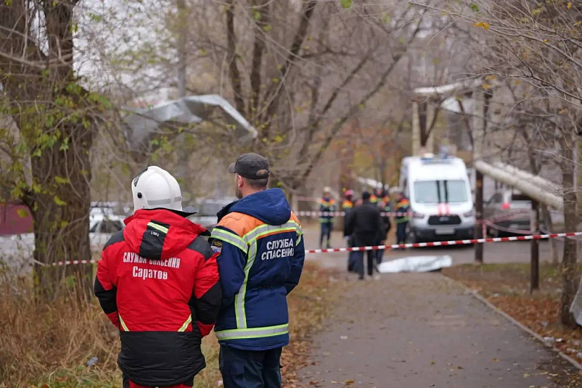 В Саратове во время атаки БПЛА выбило окна в домах 