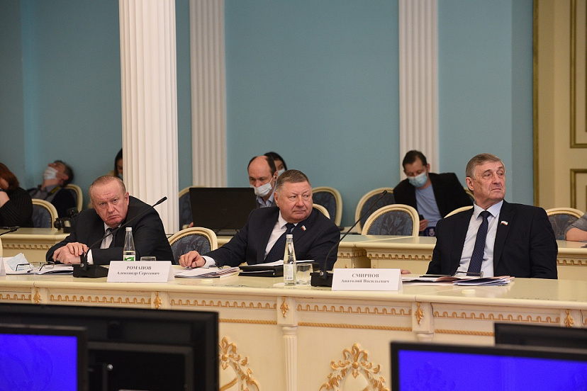 Полпреду в ПФО доложили о борьбе с коронавирусом в Саратовской области 