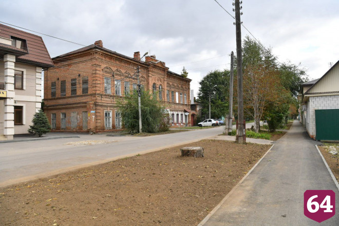 В Энгельсе продолжат ремонтировать тротуары и закупят спецтехнику