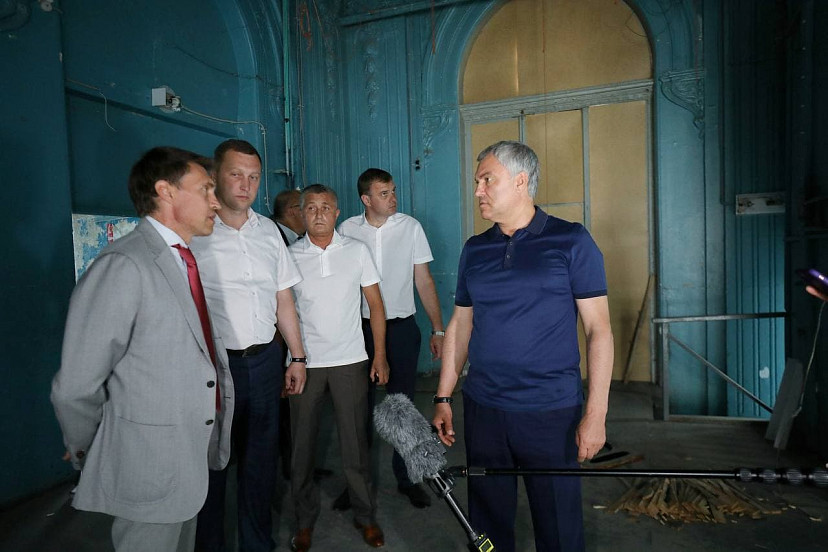 Володин призвал разобраться с жилым комплексом в центре Саратова
