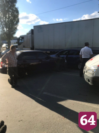 В массовом ДТП на Сокурском тракте пострадали беременная и двое детей