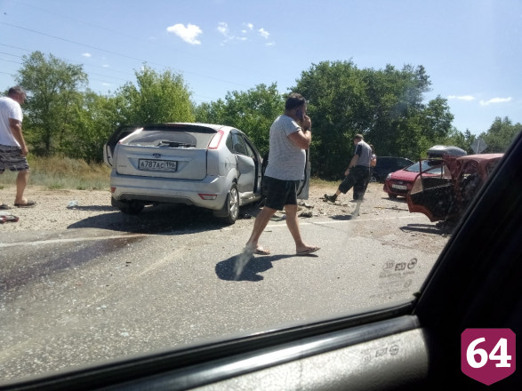 Водитель «Москвича» попал в больницу после столкновения с иномаркой