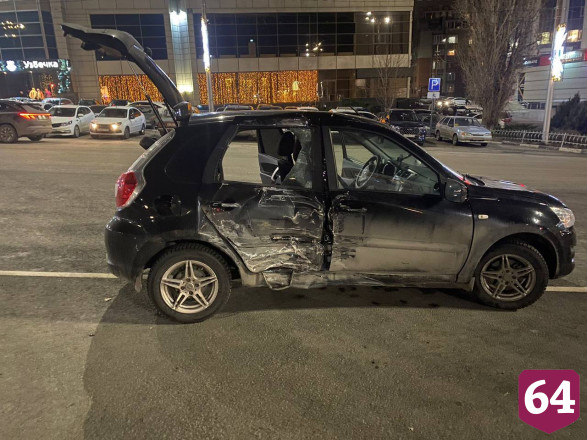 Перед мостом в Саратове произошло ДТП с автобусом