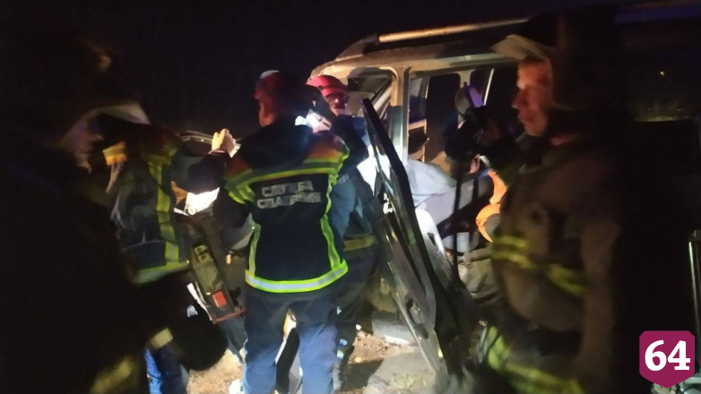 Три человека пострадали под Саратовом в ДТП «Патриота» и скорой помощи