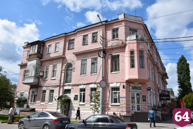 В Саратове установили мемориальную доску на доме Олега Табакова