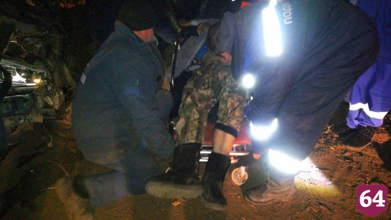 В слетевшей с трассы «Ладе» травмы получили 2 человека