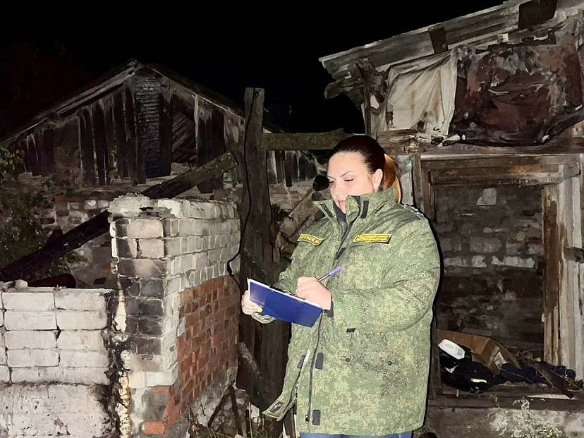 На улице Лесной в сгоревшем сарае найден труп неизвестного