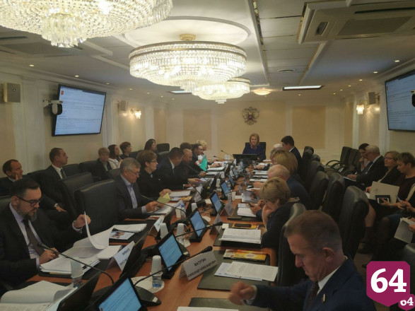 Наумов попросил сенаторов помочь с финансированием ремонта саратовских школ  