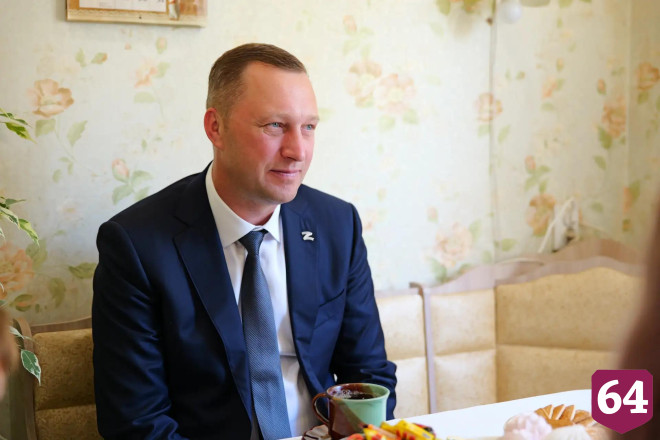Саратовский губернатор навестил многодетную семью участника СВО
