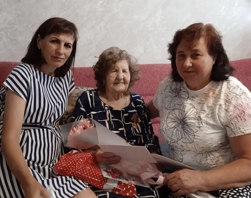 Саратовскую труженицу тыла с 99-летием поздравил президент 