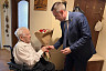 Максим Леонов навестил 103-летнего стрелка Великой Отечественной войны
