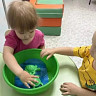 Саратовские социальные няни учат малышей любить лето