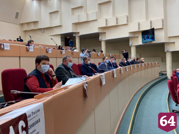 Депутата возмутило отсутствие чиновников на заседании думы Саратова 