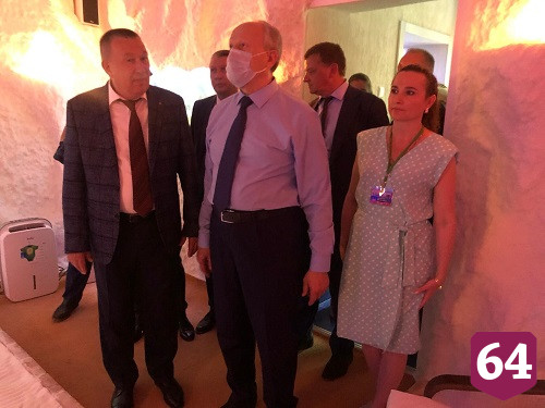 Губернатор поблагодарил коллектив Энгельсского дома-интерната за труд
