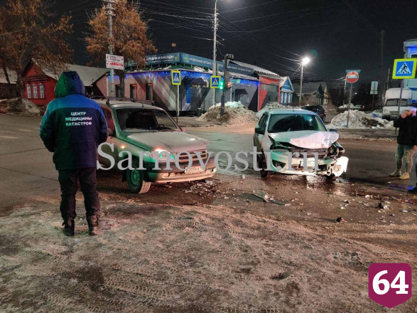 Двое мужчин разбили головы в ДТП на улице Рахова 