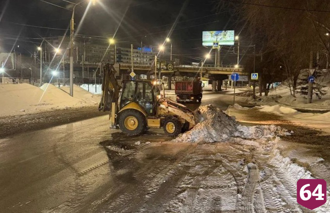В снегопад на региональные дороги вышли свыше 300 единиц техники 