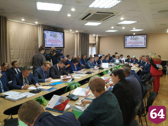 Губернатор потребовал от главы Саратова извиниться перед жителями  