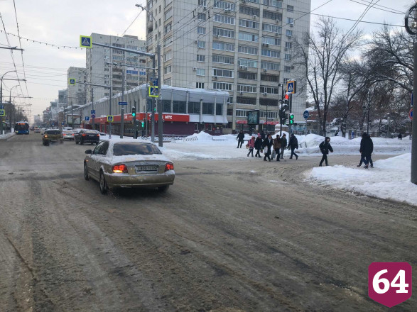Автобус сбил 15-летнюю девочку в центре Саратова 