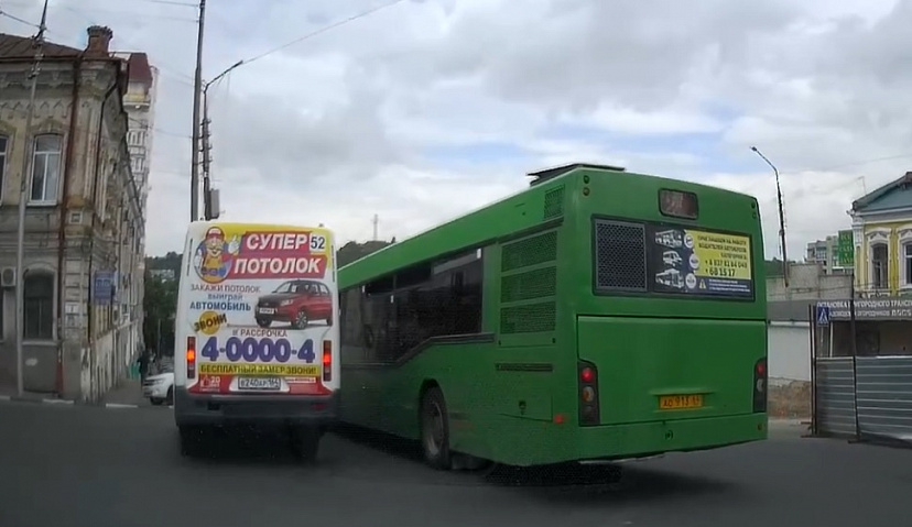 Погоня за пассажирами обошлась водителю маршрутки в 5 тысяч рублей 