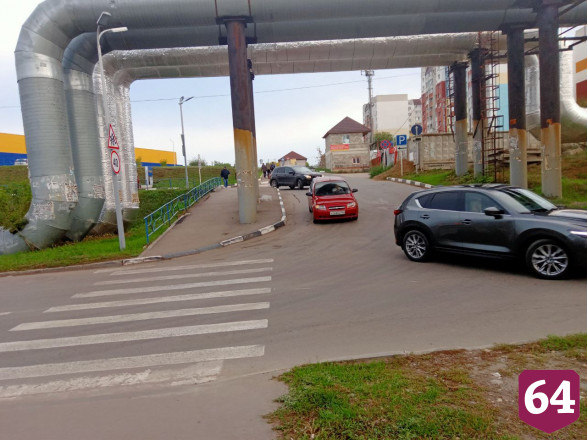 В Саратове дети ходят в школу по бесхозной дороге в «ужасном состоянии» 