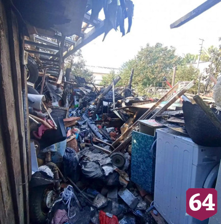 Под Саратовом мужчина пытался потушить сараи и обгорел