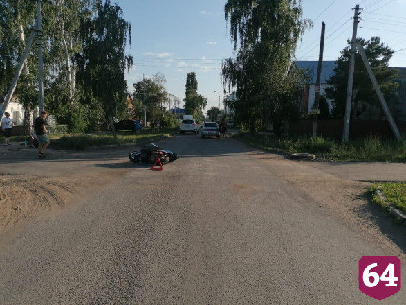 Подросток на мотороллере протаранил «Ладу» и попал в больницу