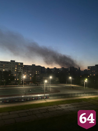 Микрорайон заволокло дымом из-за пожара в офисном здании