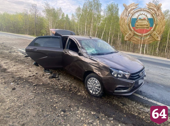 В массовом ДТП с грузовиками на саратовской трассе погибла женщина